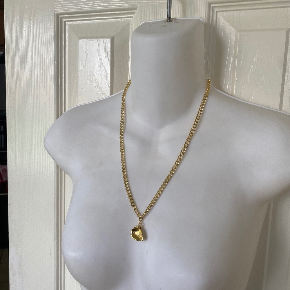 Mayamar Shell Necklace - Picture 7 of 7